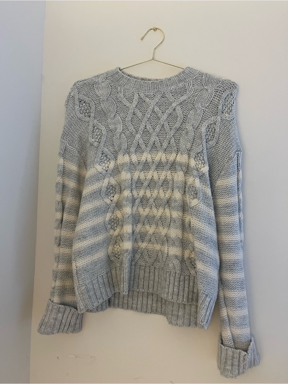 American Eagle Outfitters Light Gray & Cream Cable Knit Crewneck Sweater